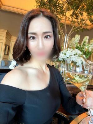 雫の写メ日記｜王室 吉原高級店ソープ