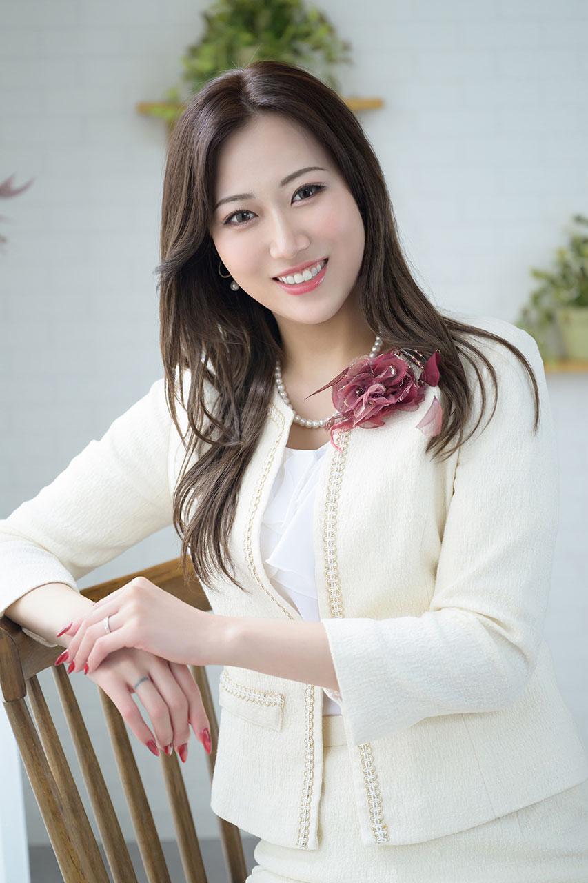 橘 杏紗 | 吉原 ハールブルク (1 / 8)