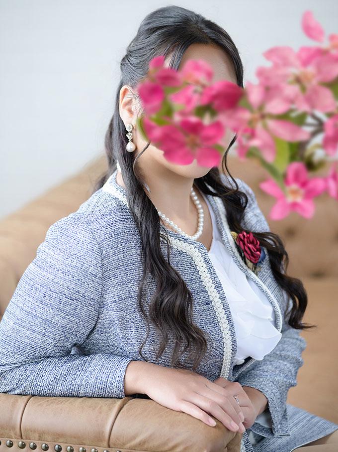 梅宮六花 | 吉原 ハールブルク (1 / 8)