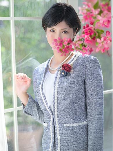 羽田真希 | 吉原 ハールブルク (1 / 8)