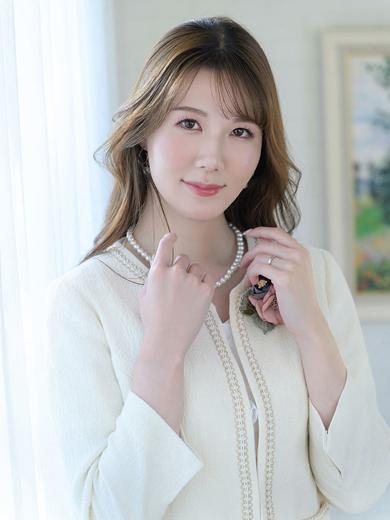 美沢玲奈 | 吉原 ハールブルク (1 / 7)