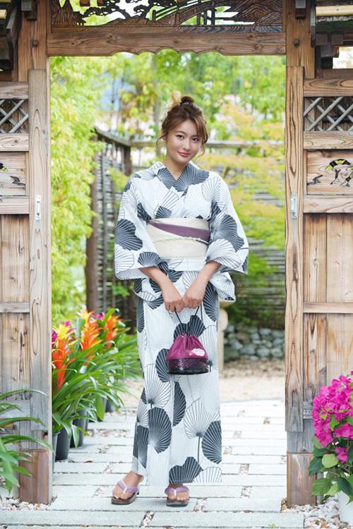 小夏エミリのグラビア｜エトワール 吉原高級店ソープ