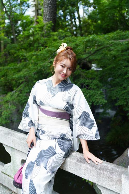 小夏エミリのグラビア｜エトワール 吉原高級店ソープ