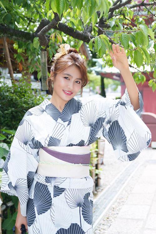 小夏エミリのグラビア｜エトワール 吉原高級店ソープ